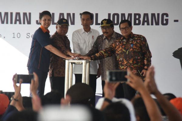 Tol Mojokerto – Jombang Beroperasi ” Pak De Karwo ” Sambut Positif.