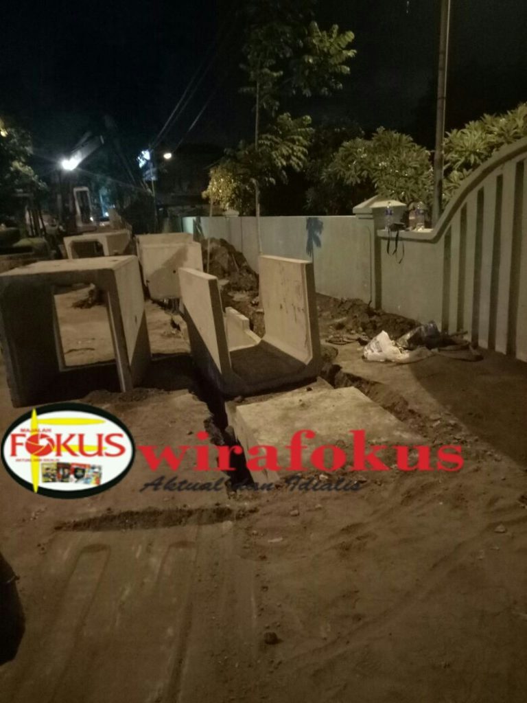 Dinas P.U Bina Marga dan Pematusan  Ceroboh ” Pekerjaan Saluran Type A SEMOLOWARU ” Amburadul.