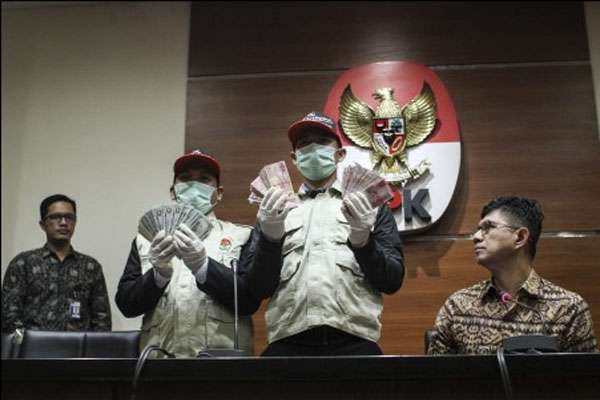 Bupati Jombang Pakai Dana Kapitasi untuk Kampanye?