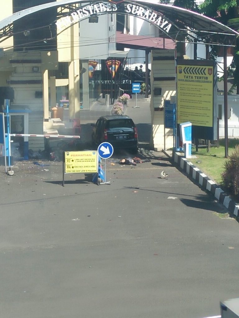 Teror Bom Bunuh Diri Setelah Tiga Gereja, Kali ini Bom Meledak di Mapolrestabes Surabaya