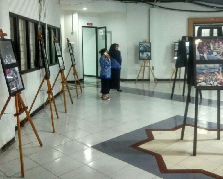 Pameran Foto Tentang Aksi Mahasiswa Makassar Tahun 1998 Di Gelar di UNHAS