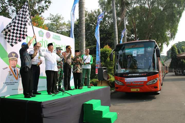 Sebanyak  1.925 Orang Warga Sidoarjo Ikut Mudik Gratis Yang Diberangkatkan Bupati Sidoarjo