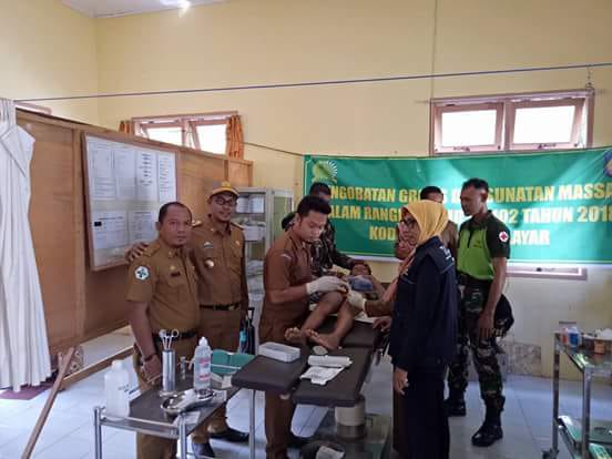Pengobatan Gratis dan Sunatan Massal Salah Satu Kegiatan Penyelenggaraan TMMD 102 Tahun 2018