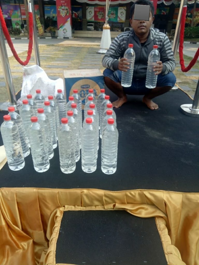 Pelaku Penyuplai Miras Jenis Arak di Amankan URC Sabhara Polres Gresik