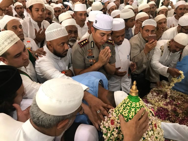 KAPOLRES GRESIK HADIRI HAUL KE-63 AL QUTB AL HABIB ABU BAKAR BIN MUHAMMAD BIN UMAR ASSEGAF