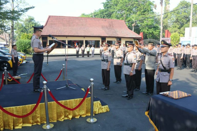 Kapolres Bojonegoro Pimpin Pergantian Jabatan dan Mutasi di Lingkungan Polres Bojonegoro