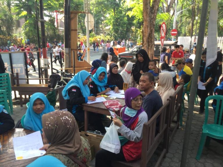 Peduli Kesehatan Masyarakat, IFI Surabaya Bersama La Nyalla Academia Gelar Pelayanan Kesehatan Gratis