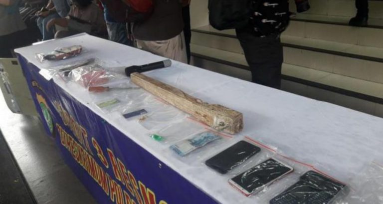 Tiga Tersangka Pengganjal Mesin ATM Ditangkap