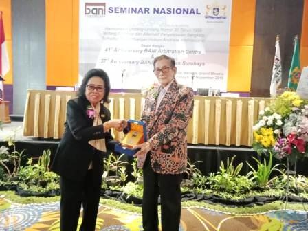BANI Surabaya dan Kadin Kota Surabaya Gelar Seminar Nasional Tentang ” ‘Harmonisasi UU 30/1999″