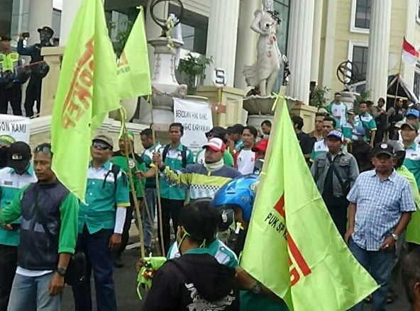 Korban Diskriminasi Perusahaan PT. WAHANA TRETES RAYA HOTEL Gelar Unjuk Rasa