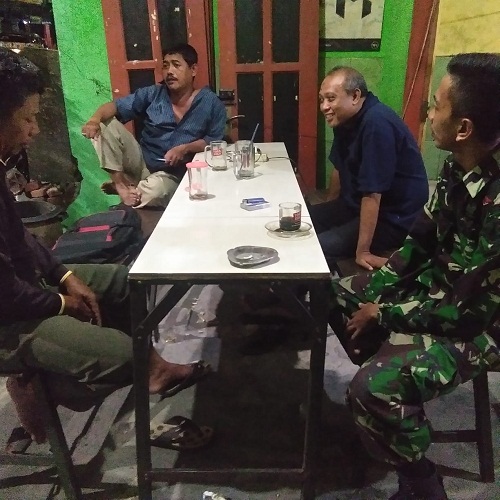 Wow.. Asyiknya Ngobar Bersama Babinsa Sukolilo