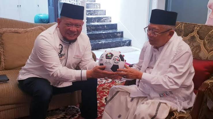 La Nyalla : Silaturrahmi ke Rumah KH.Ma’ruf Amin, di Hadiahi Sorban Putih