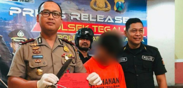 Satpol PP Cekcok Dengan Pedagang Sayur Keputran
