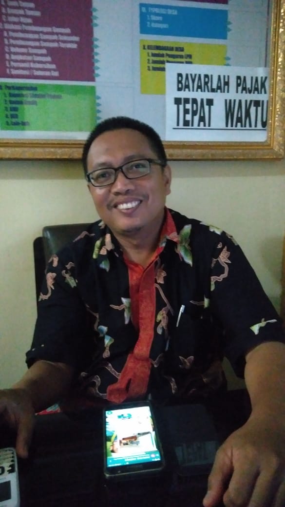 Perangkat Desa Kedawung Laksanakan Jum’at Bersih