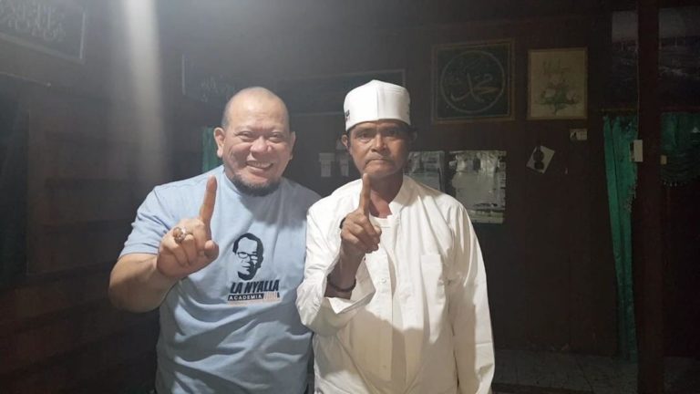 Kiai Bahri Bersama Aktivis La Nyalla Academia Doakan Jokowi Tetap Jadi Presiden
