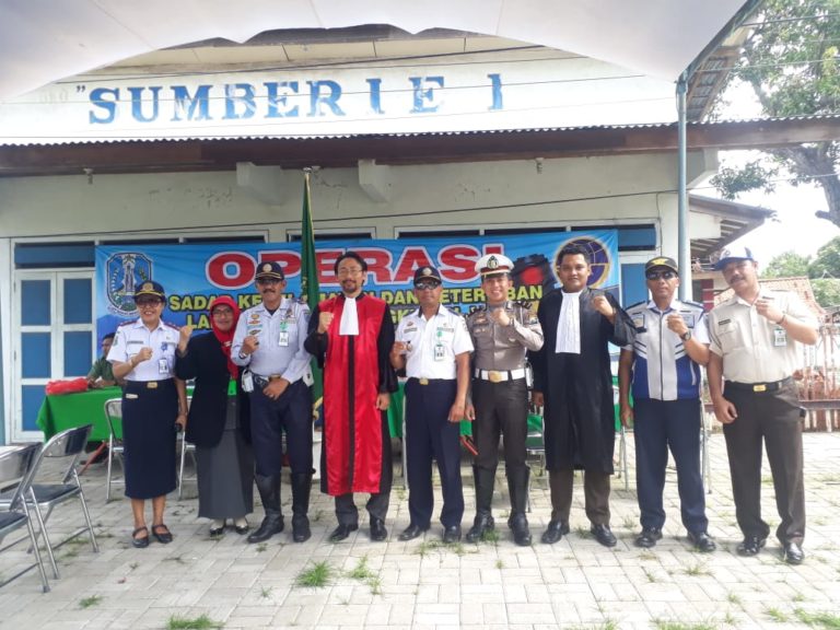 Polres Situbondo Bersama Dishub Prov Jatim Menggelar Operasi Gabungan Tipe A