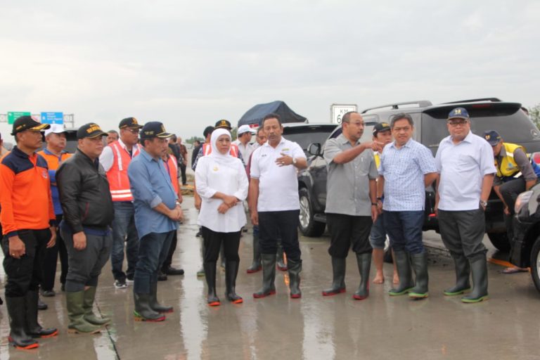 Gubernur Jatim Intruksikan Jajaran OPD Berkordinasi Dengan Pemda Setempat Dalam Menangani Banjir