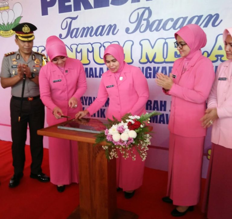 Ketua Bhayangkari Jawa Timur Resmikan Taman Bacaan Kuntum Melati Kemala