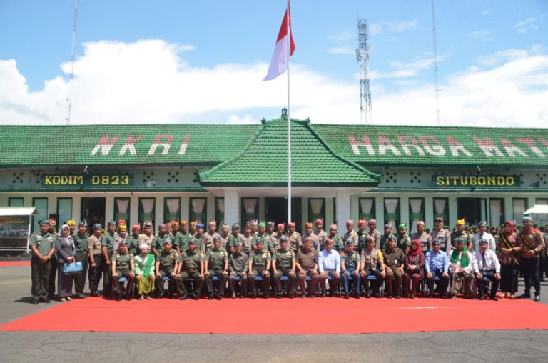 Pangdam V/Brawijaya Berkunjung Di Bumi Sholawat Disambut Oleh Dandim 0823