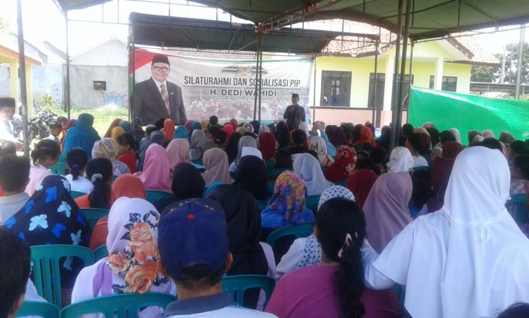 Seorang Caleg PKB Di Kabupaten Cirebon Adakan Kampanye Terselubung Di Sekolah.