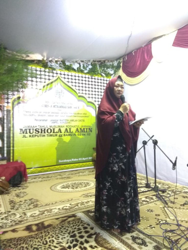 Jama’ah Tahlil Muslimah Roudhatul Jannah Mushollah Al Amin RT 01 RW 02 Memperingati Isra’ Mi’raj Nabi Muhammad SAW 1440 H