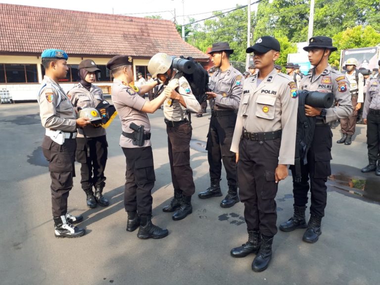 Kapolres Bojonegoro Pimpin Upacara Pembaretan Bintara Remaja