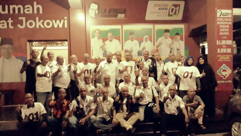 Hasil Quick Count Jokowi Unggul, La Nyalla Academia dan Rakyat Jokowi Ungkap Rasa Syukur Dengan Cukur Gundul