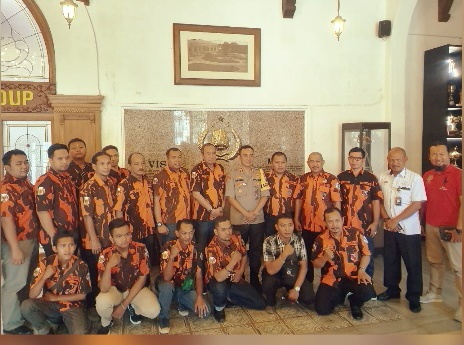 MPC Pemuda Pancasila kota Surabaya Audiensi Bersama Kapolrestabes Surabaya Dengan Menyerahkan Pernyataan Sikap