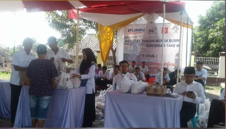 Dalam Rangka Bulan Ramadhan BUMN Mengadakan Pasar Sembako Murah