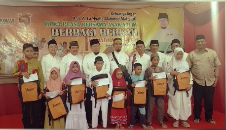Wujud Syukur Kemenangan, La Nyalla Buka Puasa Bersama Anak Yatim Piatu