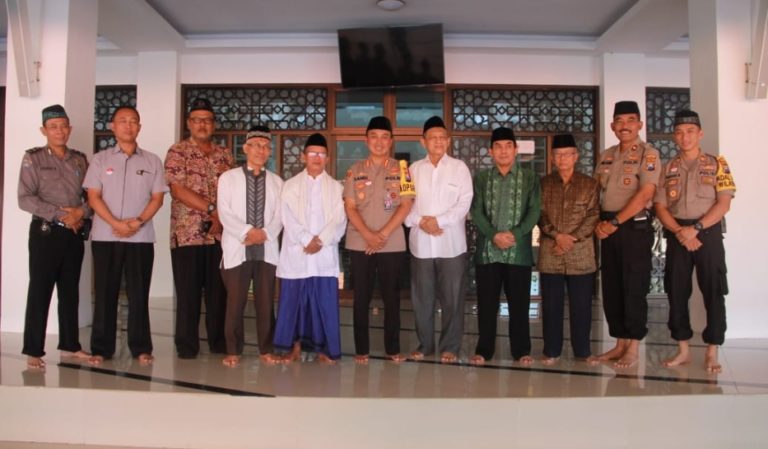 Akui Sebagai Warga Baru, Kapolrestabes Surabaya silaturahmi ke Kantor MUI