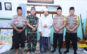 Polres Situbondo, Dandim 0823 / Berkunjung Ke pondok Wali Songo Dalam Acara Halal Bihalal