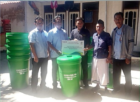 REALISASI PROGRAM PKBL PT GARAM (PERSERO) PENYAMPAIAN   BANTUAN  TONG  SAMPAH  KEPADA  FOSPETA