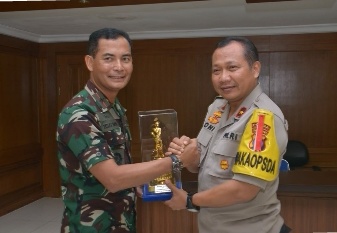 Pererat Silaturahim, Danlantamal V Kunjungi Polda Jatim