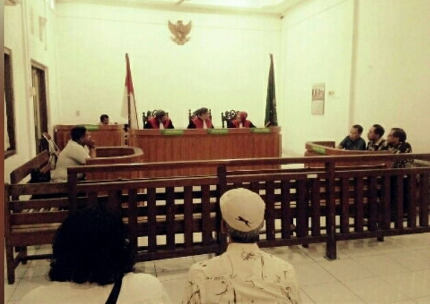 Tiga Kali Sidang kasus Tanah Gogol Krian, Tergugat I (satu) H Mustofa Mangkir Dari Sidang, Lurah Krian Bungkam
