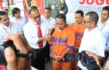 Pembangunan Atap Gedung SDN Gentong Pasuruan Tidak Sesuai Spesifikasi Kontruksi Bangunan