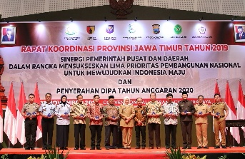 Gubernur Khofifah Buka Rakor dan Serahkan DIPA Tahun Anggaran 2020