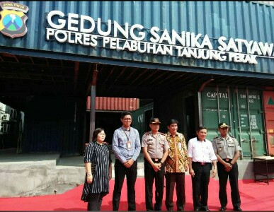 Kapolres Pelabuhan Tanjung Perak Meresmikan 6 Kantor Layanan Khusus