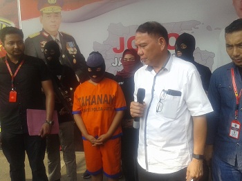 Karaoke De Berry Digrebek Polda Jatim