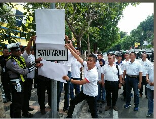 Diberlakukan Jalan Stasiun Kota Menjadi Satu Arah, Dibuka Oleh Kapolres Pelabuhan Tanjung Perak Surabaya