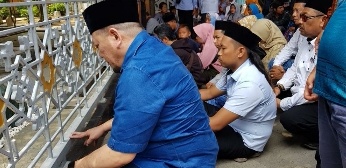 Kunjungan Reses di Jombang, LaNyalla Ziarah ke KH Hasyim Asyari