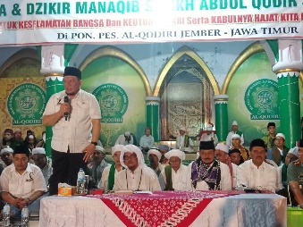 Hadiri Manakib di Ponpes Al-Qodiri Jember, LaNyalla Ajak Ribuan Jamaah Majukan Daerah