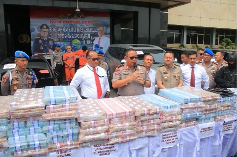 Polda Jatim Ungkap Investasi Ilegal Via Aplikasi Online