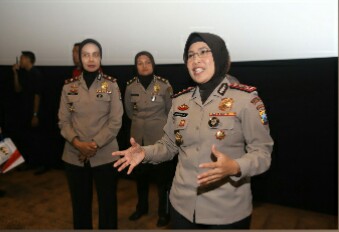 KAPOLRES PELABUHAN TANJUNG PERAK MENGAJAK AWAK MEDIA NONTON BARENG FILM BAD BOYS