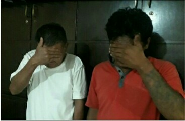 DUA TERSANGKA PENYALAHGUNAAN NARKOTIKA JENIS SHABU DIJEBLOSKAN TAHANAN POLSEK PABEAN CANTIKAN