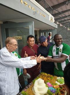 Bang Moh Yakin Persebaya Berprestasi di Liga 1: “Sing Penting Ojok Lali Seger-Segerane”