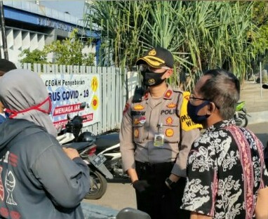 UNJUK RASA KARYAWAN YANG DIRUMAHKAN PT. RITA SINAR INDAH SURABAYA