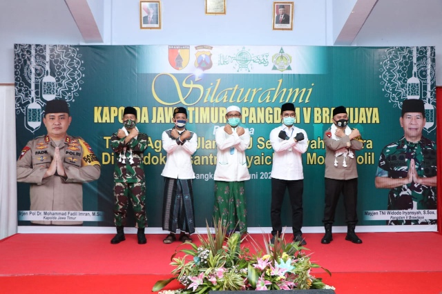 Kapolda Jatim dan Pangdam V Brawijaya Silaturahmi Ulama Se-Madura