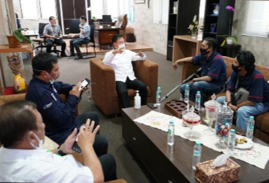 Patuhi Perintah Presiden, Kemenkes RI dan Stafsus berkantor di Jatim Fokus Turunkan Angka Positif Covid 19