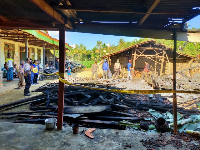 Dapur dan Kandang Milik Warga Pamekasan Ludes Dilalap Api